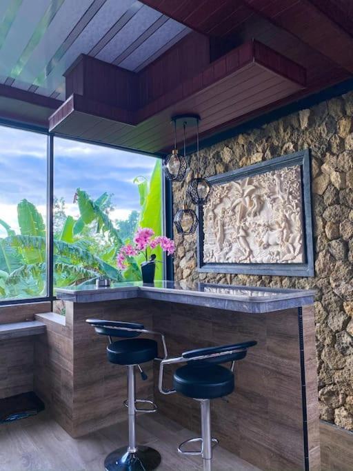 Tori Klumpu, 3 Bedroom Artistic Villa, Dual Views Near Ubud Badung  Exterior photo